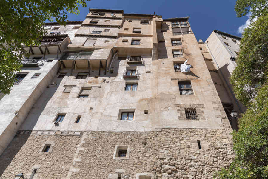 Cuenca 068 - rascacielos de San Martín.jpg